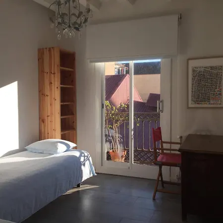 Beautiful & Bright Near Ramblas Apartment Barcelona